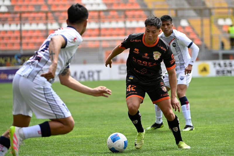 El delantero es una de las grandes figuras del Cobreloa que busca ascender a Primera División. Foto: Agencia Aton