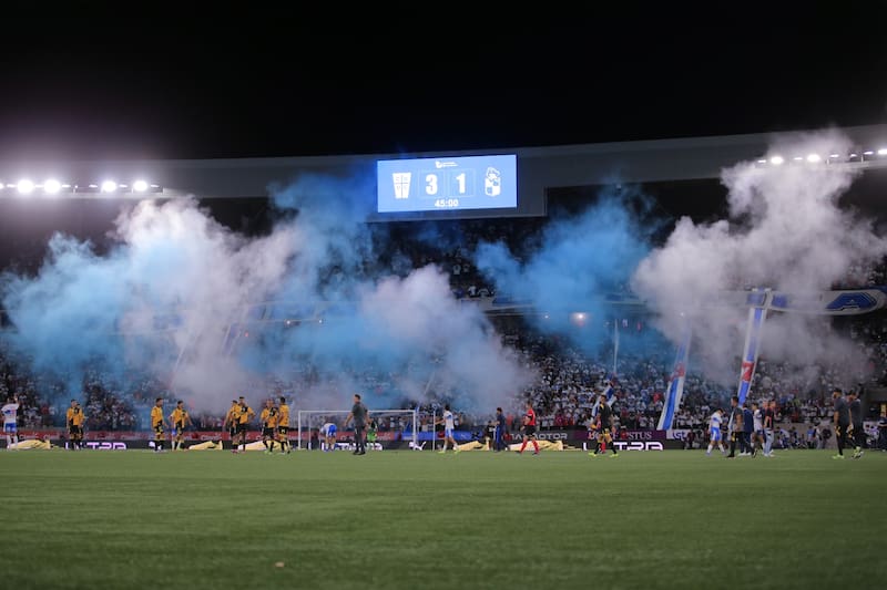 . Los Cruzados deben facilitarle, a lo menos, 2 mil tickets a los fanáticos de Boca Juniors. Foto: Agencia Aton.