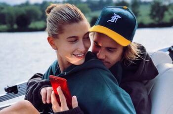 Esposa de Justin Bieber, Hailey Baldwin, sorprendió con atrevidas fotografías para Versace