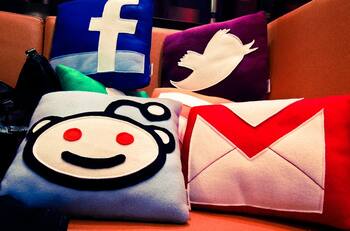 Bolsonaro dictó decreto que prohíbe a las redes sociales borrar contenidos de forma "arbitraria"