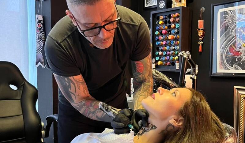 Carla Jara se atrevió con una tatuaje.