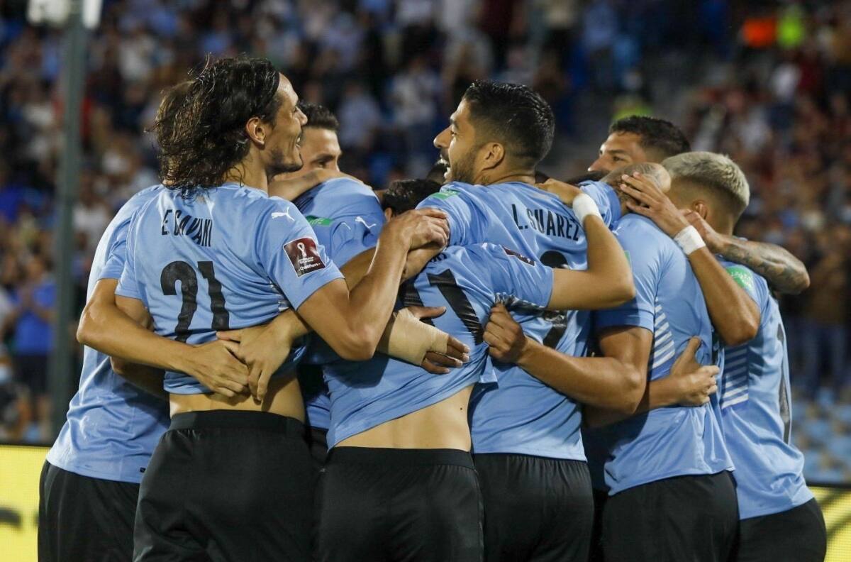 Junten miedo: esta es la lista de reservados desde el extranjero de Uruguay para enfrentar a La Roja