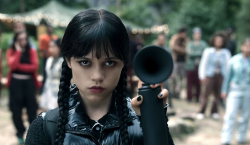 La actriz es Merlina.