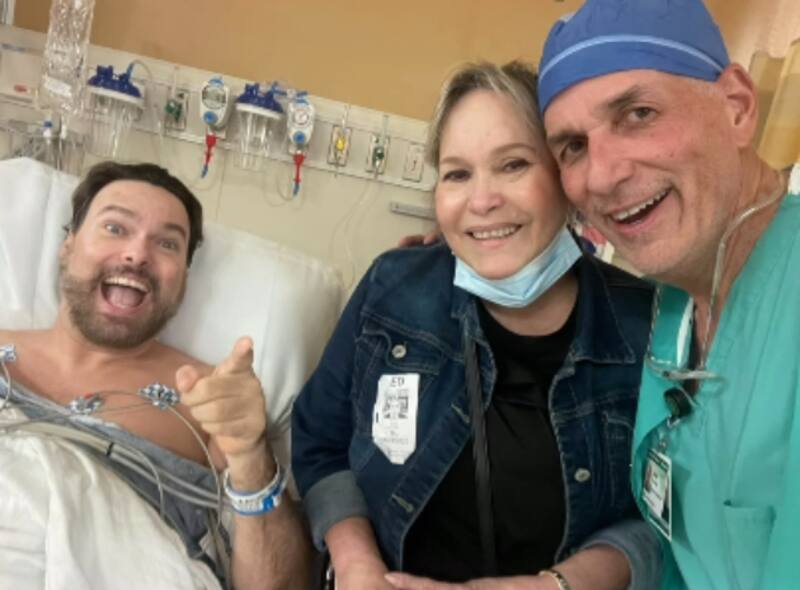 El comediante subió varias fotos en el hospital.