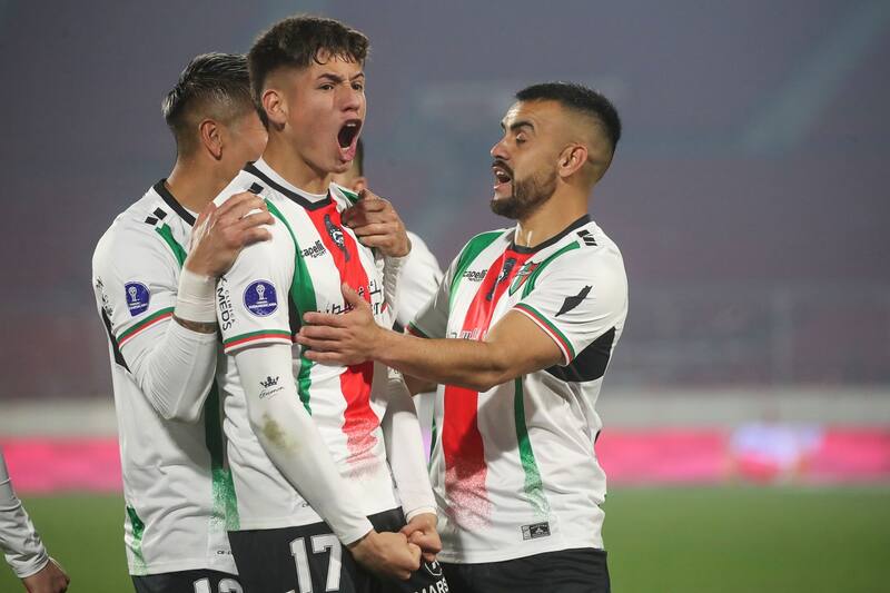 Iván Román, joven defensa de Palestino. Agencia Aton