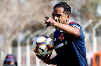 Jean Beausejour: "Tengo mi postura bien marcada, algo que mis compañeros no muestran"