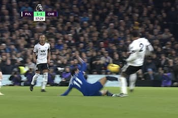 VIDEO | La feroz patada que le provocó la expulsión a Joao Felix en su debut en el Chelsea