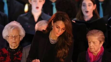 El significado oculto del collar que Kate Middleton usó en ceremonia conmemorativa del Holocausto