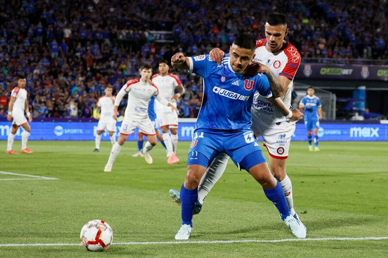 No convenció a Gustavo Álvarez: el jugador que devolvió camiseta en la U. Foto: Aton.