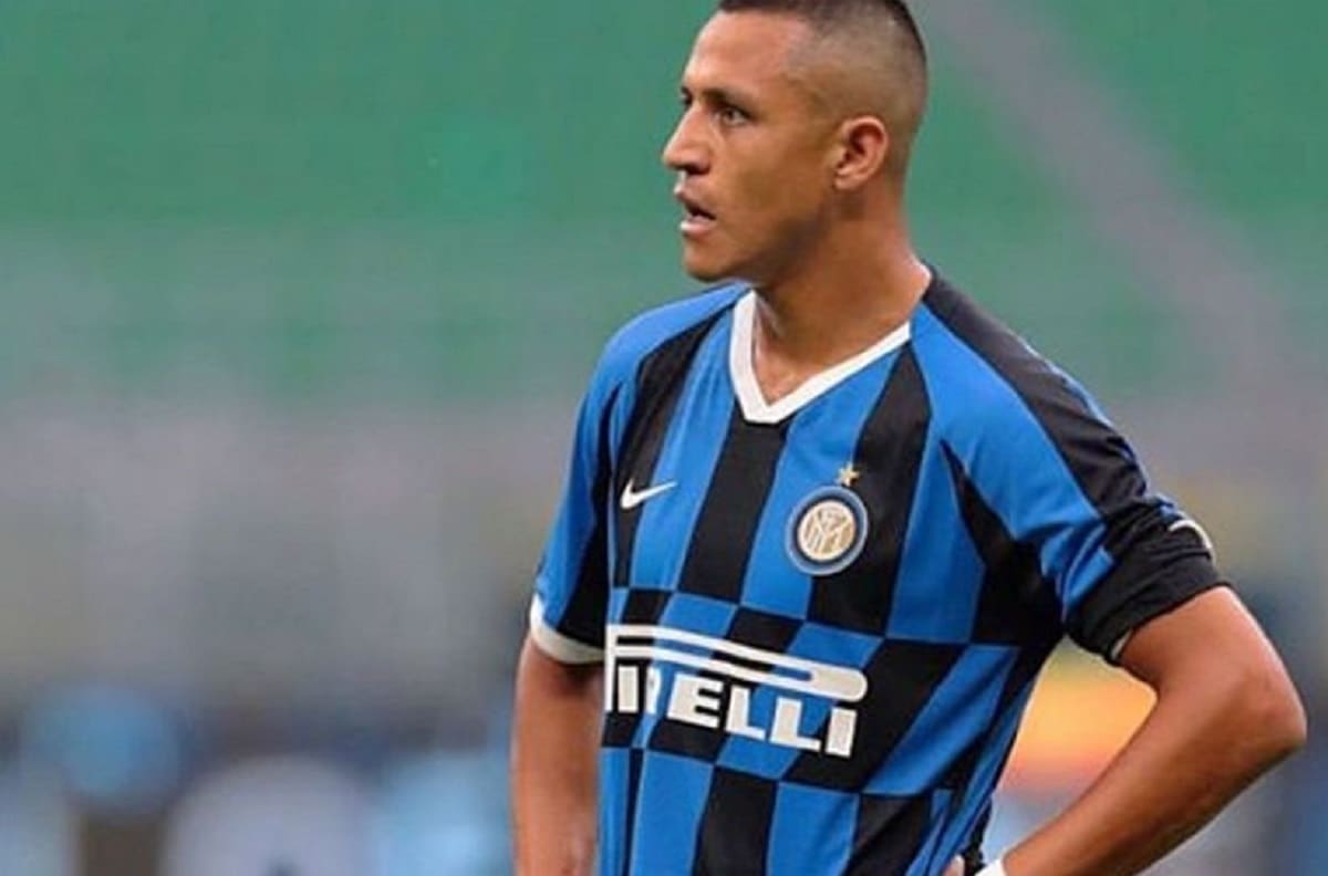 Director deportivo del Inter acusó audacia de los agentes de Alexis Sánchez y Dzeko