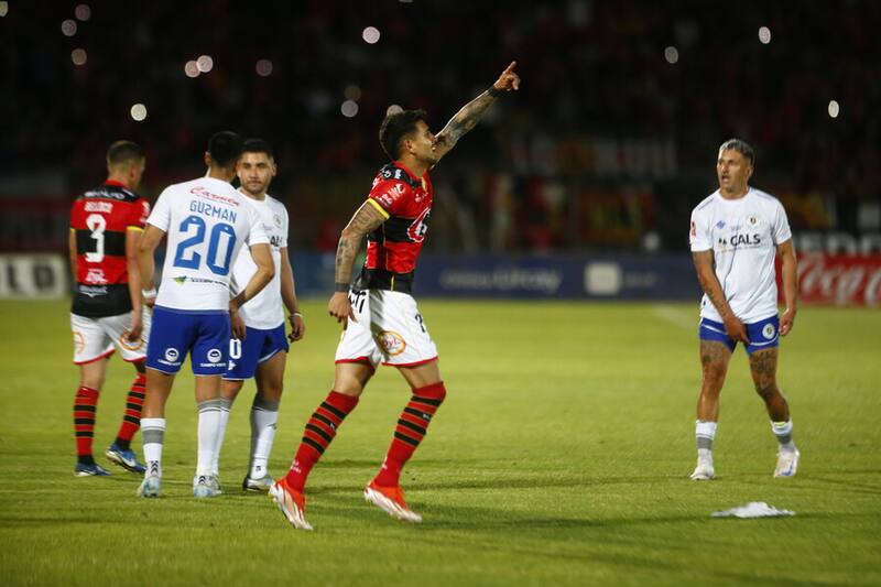 Jugó cinco temporadas en Rangers. Foto: Aton.