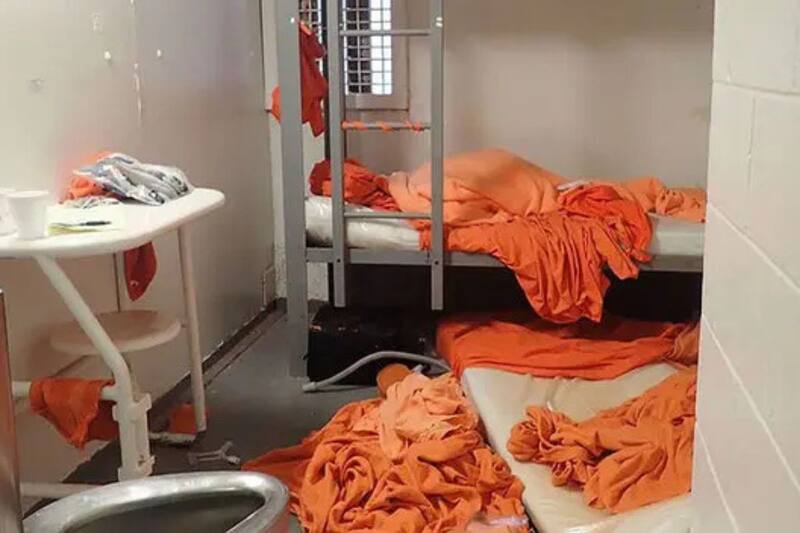 Hallan muerto al magnate estadounidense en su celda.
Créditos: The New York Times.