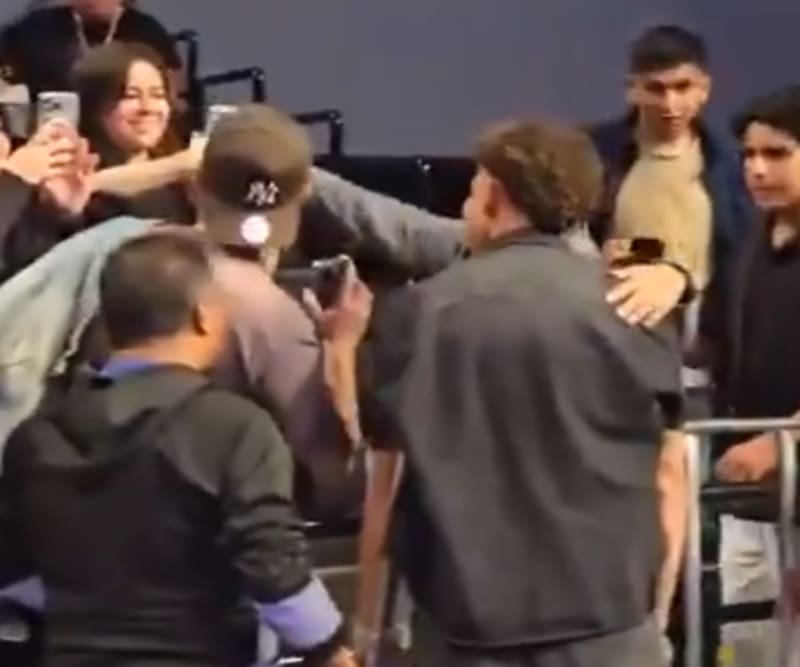 Igor Lichnovsky fue captado en el Arena Ciudad de México para ver a Floyd Mayweather vs John Gotti.