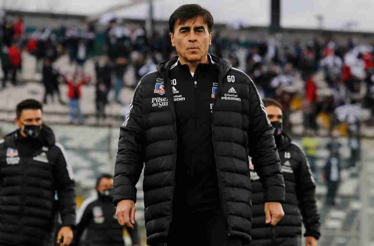 Gustavo Quinteros y el único detalle que resta para su renovación en Colo Colo