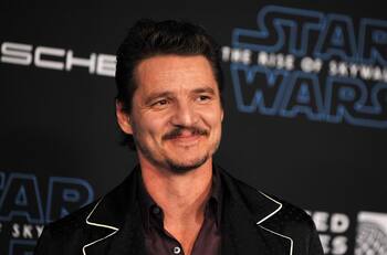 Pedro Pascal negocia para sumarse a película de Nicolas Cage