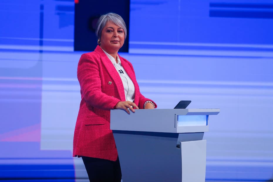 La exministra del Trabajo es la actual representante del Partido Comunista en las primarias de este domingo.