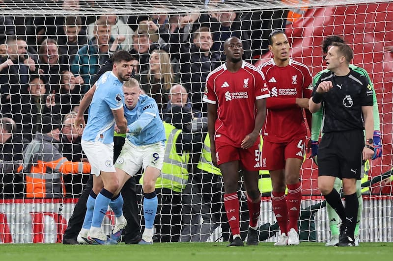 Haaland le da el triunfo al City tras anotar el penal y confiesa que le dijo a Szoboszlai que por primera vez, no quería hablar con él.