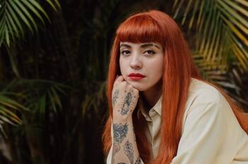De Valparaíso a Los Ángeles: Mon Laferte revela nuevo mural como promoción de su disco "Seis"