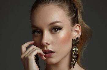 Ester Expósito posó para revista "In Style España" y deslumbró con su belleza