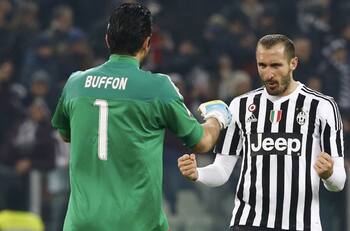 Continúan las leyendas: Gianluigi Buffon y Giorgio Chiellini renovaron contrato con Juventus