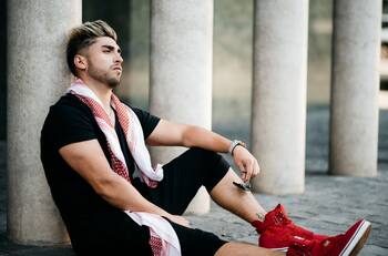 El cantante chileno Alexx1 fue sorprendido por J Balvin en el lanzamiento de su nueva canción