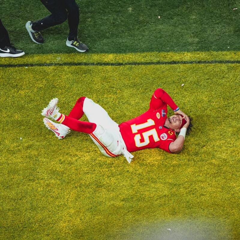 festeja su triunfo en el Super Bowl LVIII