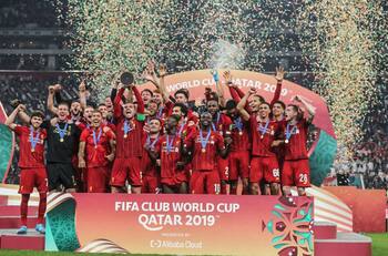 "No caminan solos" Liverpool levantó el trofeo del Mundial de Clubes