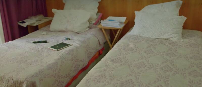 Loreto Valenzuela y Juan Ramón Ibañez duermen en camas separadas. Créditos: Canal 13.