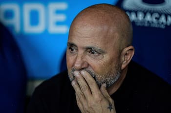 7 equipos y 21 millones de dólares: Las estratosféricas indemnizaciones que ha recibido Jorge Sampaoli, incluído Chile