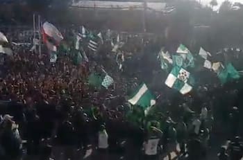 VIDEO | Así fue el multitudinario recibimiento de los hinchas a Santiago Wanderers Sub 20 en Valparaíso