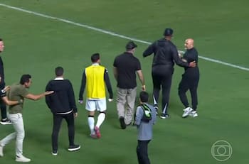 VIDEO | A Sampaoli lo provocaron por su estatura y quedó la grande en pleno partido