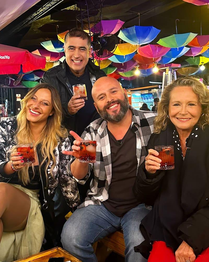 Trinidad Cerda junto a Eli de Caso, Patricio Cisternas y Mario Desbordes en "La Divina Comida"