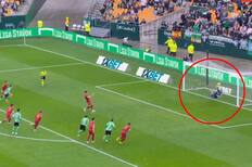 VIDEO | El tremendo penal atajado de Álvaro Valles que salvó al Betis de Manuel Pellegrini