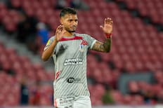 Debe volver a Colo Colo y le ganó a la U en el debut de Gago: “Espero dar un salto en mi carrera”