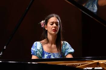 De Rapa Nui al mundo: Mahani Teave se conviritó en la segunda chilena en presentarse en "Tiny Desk Concert"