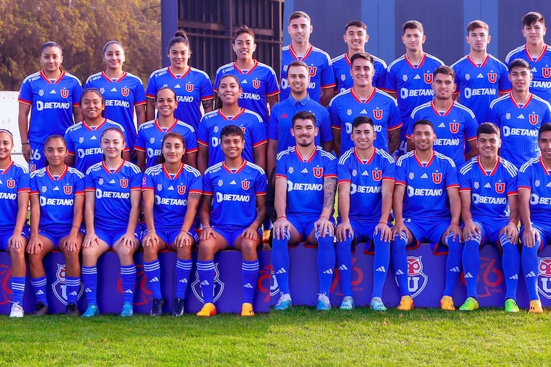 Los equipos de hombres y mujeres de la U se retrataron de manera oficial