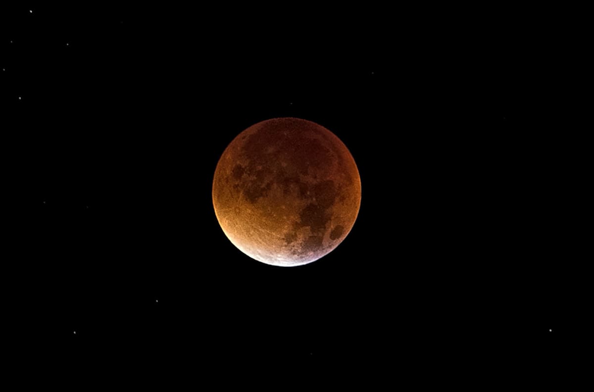 VIDEO | Luna de sangre: Así se verá el eclipse lunar este martes 8 de noviembre