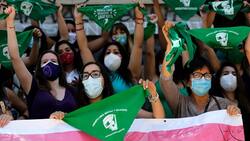 Convergencia Social realizó "Pañuelazo" feminista en apoyo al proyecto de despenalización del aborto