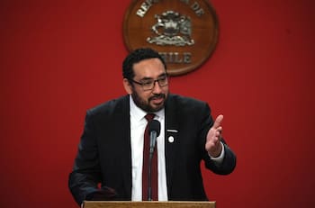 Fin del CAE: ministro anuncia que habrá “solución para todos”