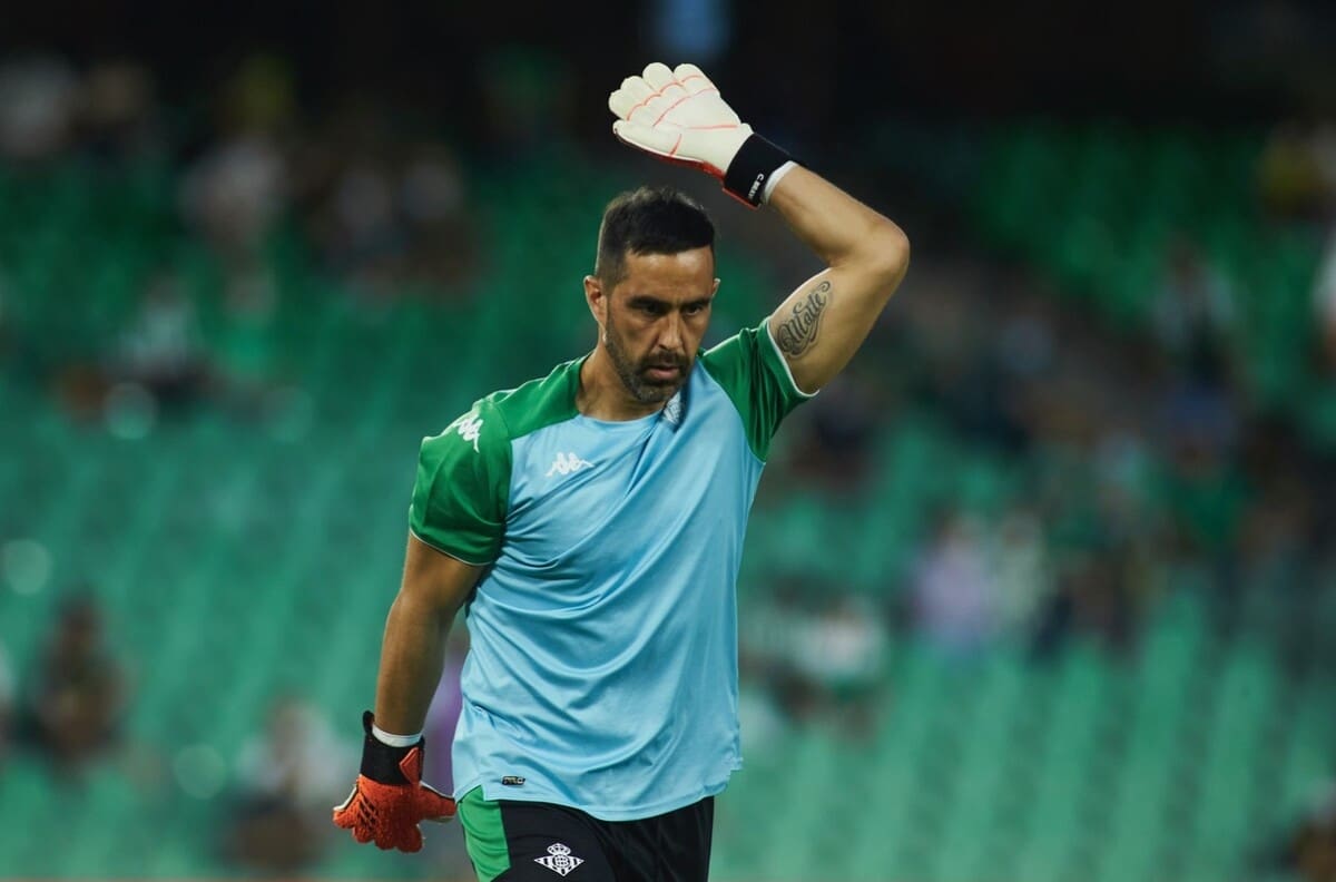 Las razones por las que Claudio Bravo no jugará ante el Ferencváros por Europa League