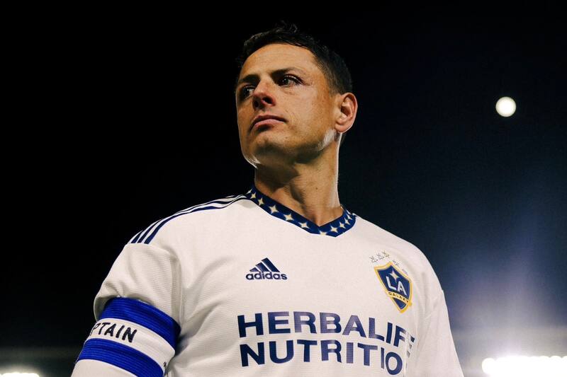 Chicharito Hernández fue operado hace dos semanas de la rodilla.