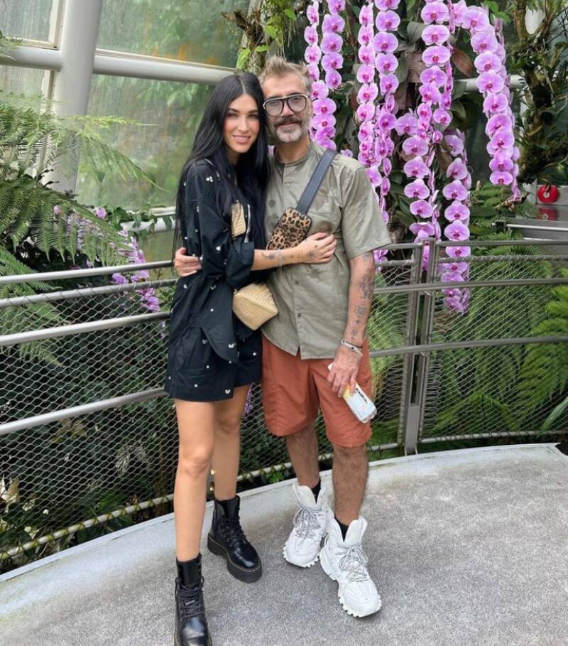 La pareja esta de vacaciones