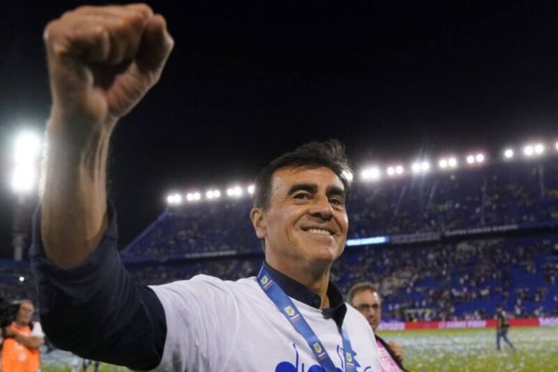 en Gremio puede quitarle un refuerzo a Jorge Almirón.