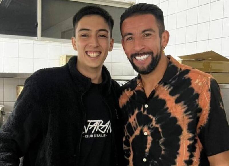 Tras caída de la UC ante Deportes Temuco: Mauricio Isla asistió a popular fiesta.