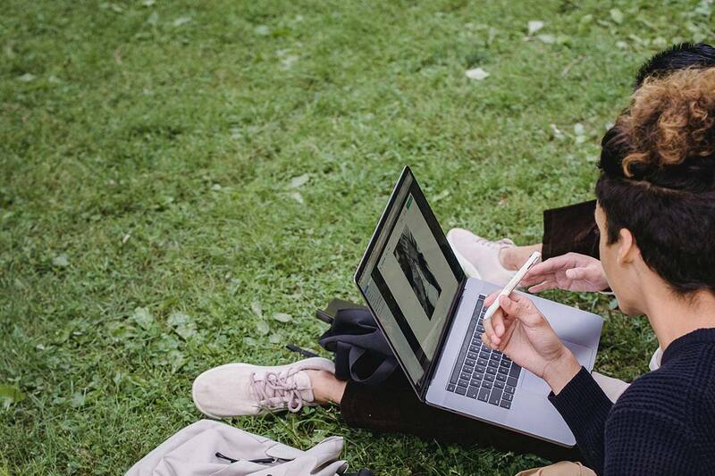 Conoce cómo inscribirte. Créditos: Pexels.