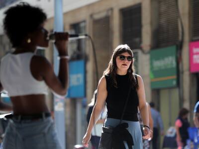 Iván Torres advierte por alza de temperatura anormal en la Región Metropolitana: “Prepárese, el jueves 27 °C en la capital”