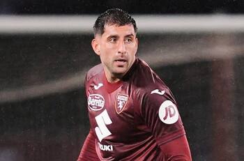 Guillermo Maripán sale lesionado en dura derrota del Torino frente al Atalanta