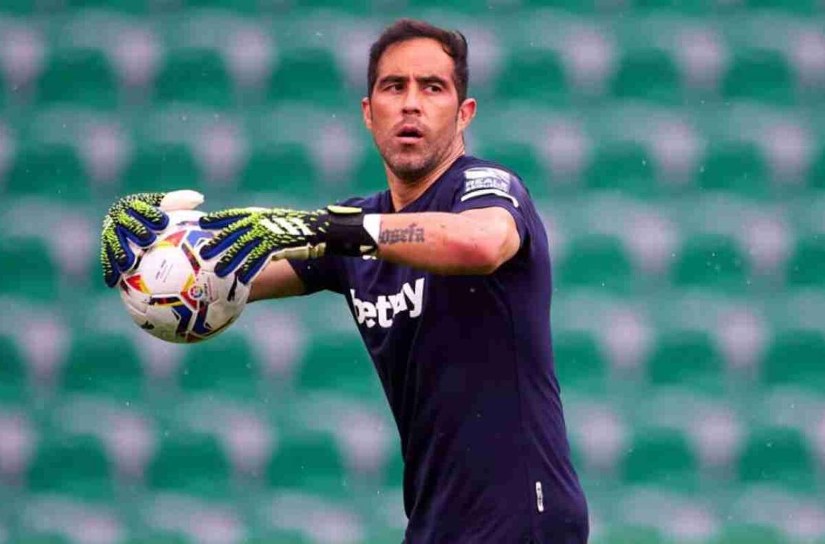 Real Betis de Claudio Bravo sumó su sexto empate consecutivo tras igualar ante el Valladolid de Orellana