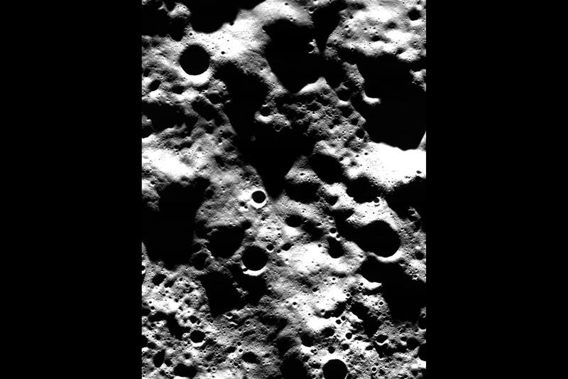 Foto de la Luna desde JUICE captada con JANUS.