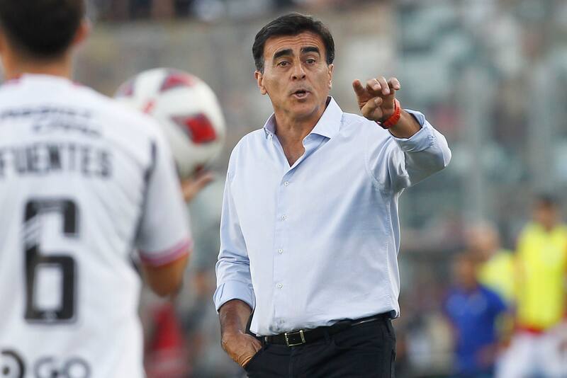 Gustavo Quinteros tiene fuera a la consideración a Marco Rojas (Foto: Aton)